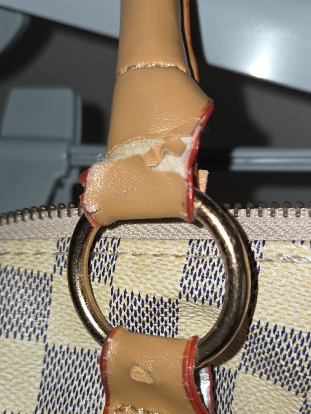 Designer-Style Cream Checkerboard Damier Tote Bag - Picture 4 of 13